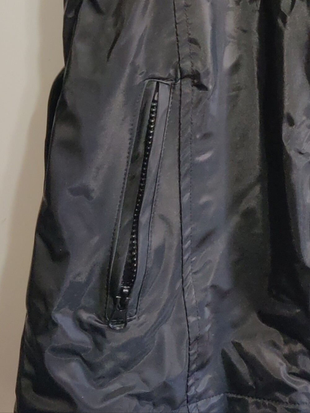 NEW Women's Water-resistant Black Zip-Up Short Coat - Picture 4 of 5
